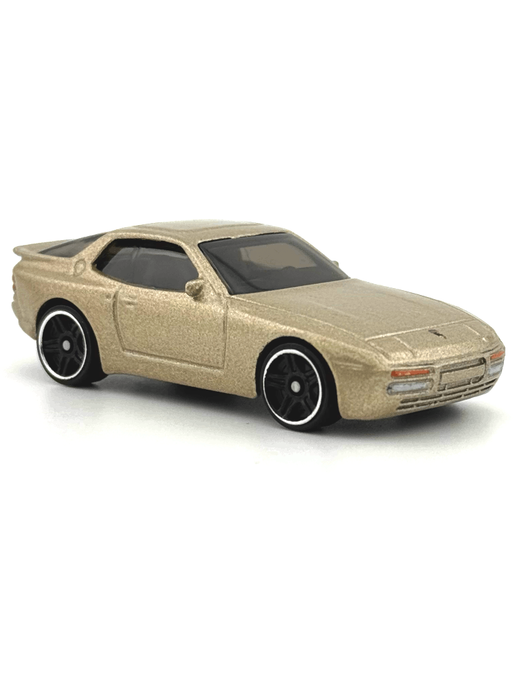 2020 Hot Wheels Mainline #047 - '89 Porsche 944 Turbo (Gold) GHF07