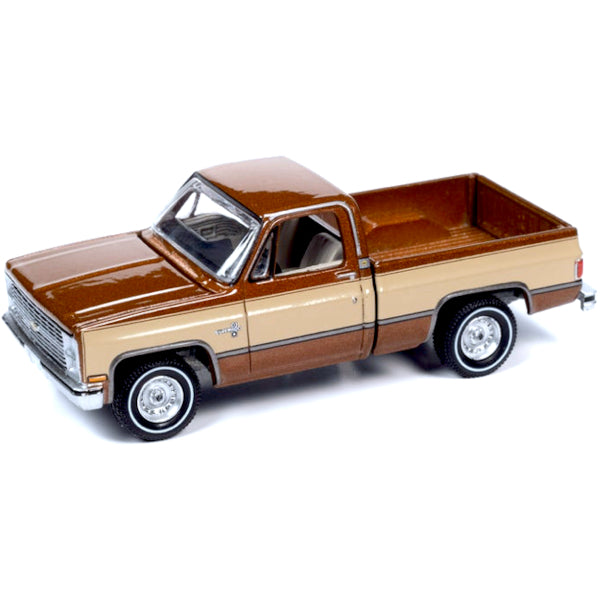 2021 Auto World - 1983 Chevy Silverado 10 Fleetside (Bronze) AW64322-3A2