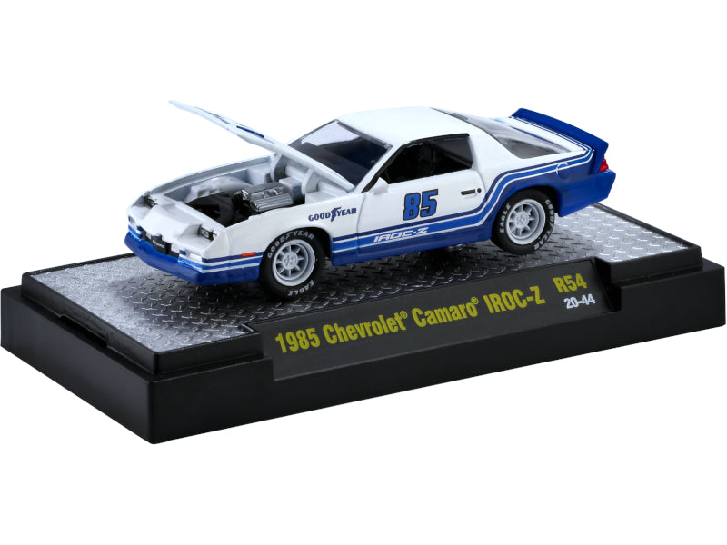 2020 M2 Machines Desktop R54-20-44 - 1985 Chevy Camaro IROC-Z (White Goodyear)