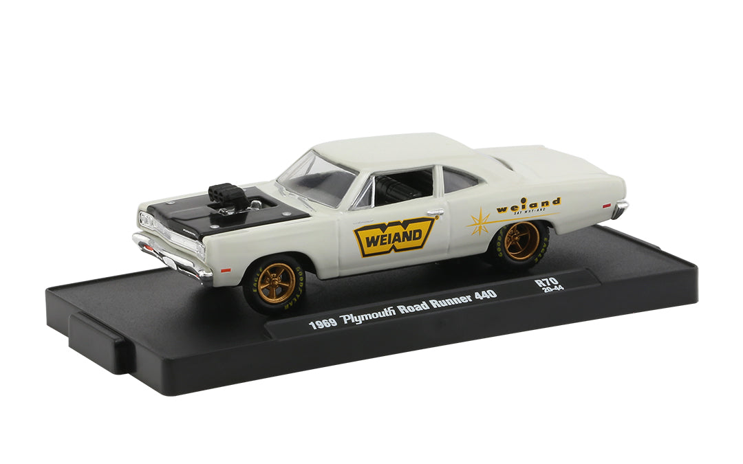 2020 M2 Machines Auto Drivers #R702044 - 1969 Plymouth Road Runner 440 (White Weiland)